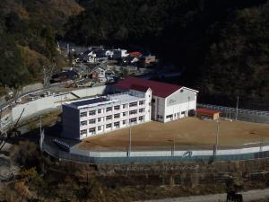 肱川中学校校舎