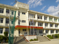 久米小学校外観