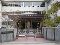 肱川小学校外観