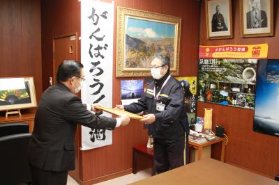 大洲郵便局への感謝状贈呈1