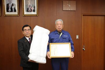 愛商タオル寄贈