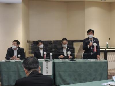 意見発表する二宮市長