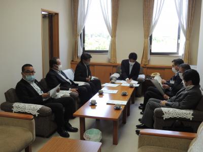愛媛県議会への要望活動の様子
