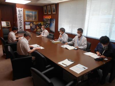 松山地方気象台長との意見交換の様子