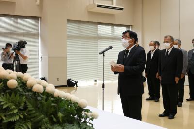 哀悼の意を表す二宮市長