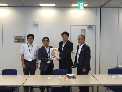 債務返済機構での要望活動の様子