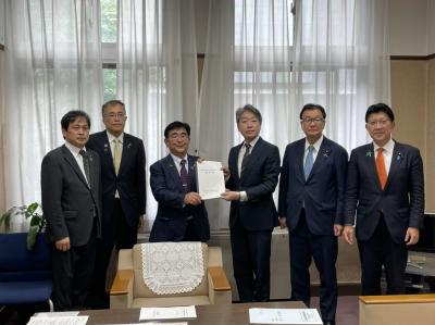財務省での要望活動の様子