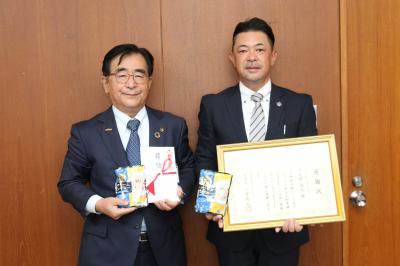 贈呈式後の記念撮影