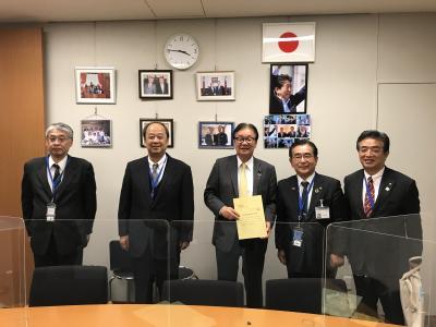 地元選出国会議員への要望活動の様子