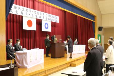 謝辞を受ける二宮市長