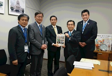 議員会館での様子