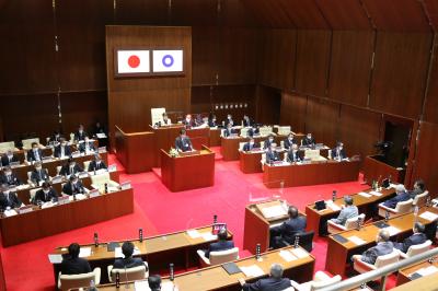 本会議の様子