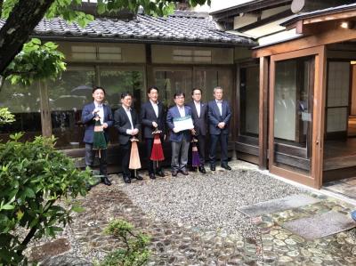 四国４県の知事をご案内する二宮市長