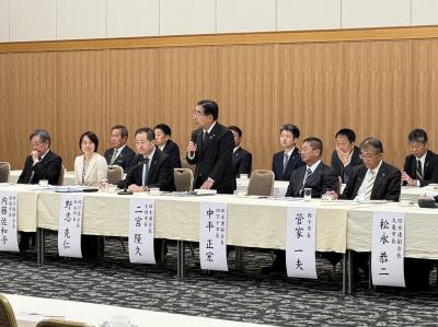 要望内容について説明する二宮市長