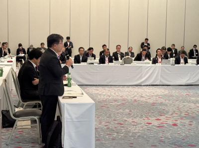 大洲市について説明する二宮市長