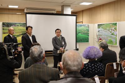 挨拶する二宮市長