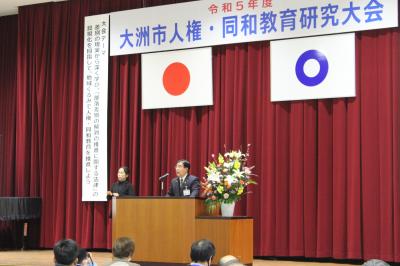 挨拶する二宮市長
