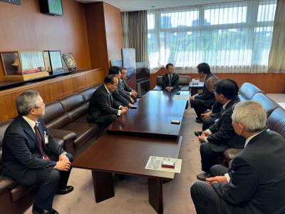 意見交換を行う二宮市長