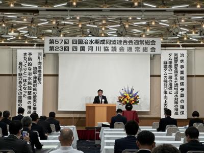 挨拶する二宮市長