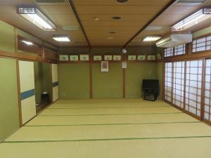 新谷_会議室1