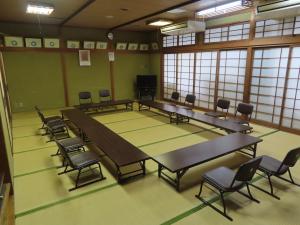 新谷_会議室2