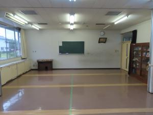 新谷_中会議室及び講座室1