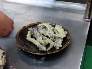 クズの花の天ぷら。