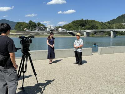 取材対応中の二宮市長