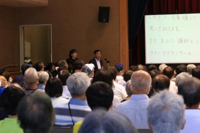 挨拶する二宮市長