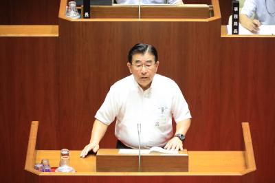 挨拶する二宮市長