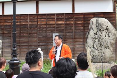 挨拶する二宮市長