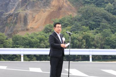 挨拶する二宮市長
