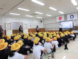 最初の挨拶の写真
