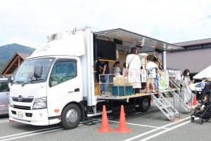 交通安全教育車の写真