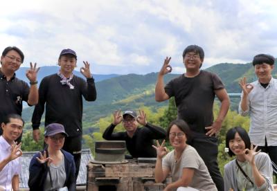 地域住民との交流に勤しむ隊員たち