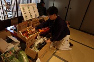 １月大洲や長浜の農産物が並びました