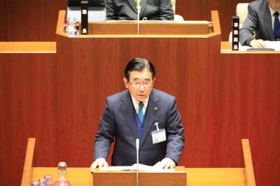 挨拶する二宮市長