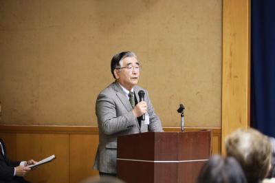 挨拶する二宮市長