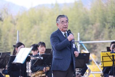 挨拶する二宮市長