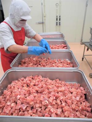 お肉を目視する