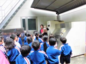 堆肥を説明している様子