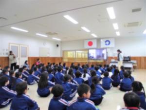 栄養教諭から給食についての説明