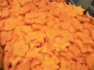 型抜きされた人参