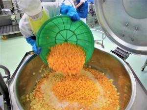 お釜にももを入れるところ