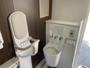 トイレカーオストメイト便器