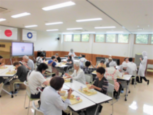 たのしく給食を食べられている様子