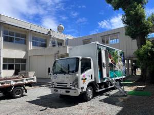 トイレカー設置完了写真（当尾小学校１）