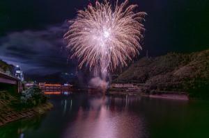花火があがる写真です