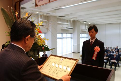 大洲南中学校１年　上野真琴さん