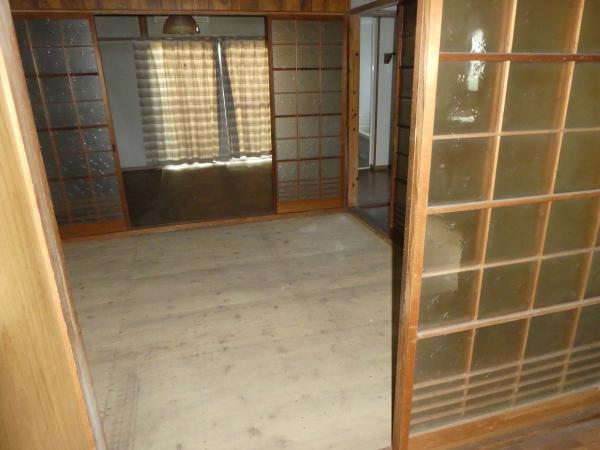 1階 和室と洋室